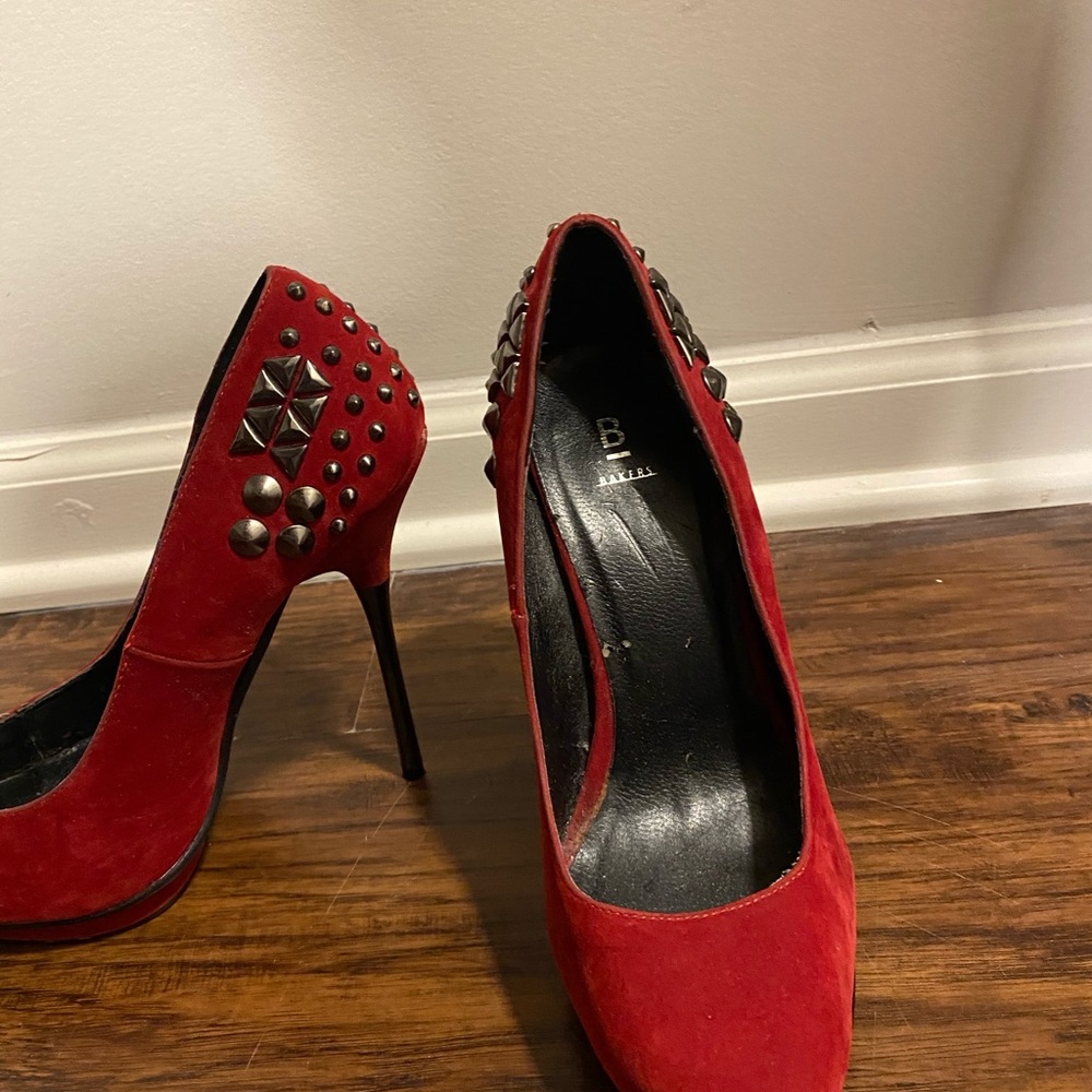 Shoes - Picture 2 of 2
